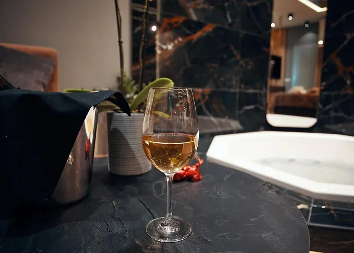 Monza Mirror Apartment
