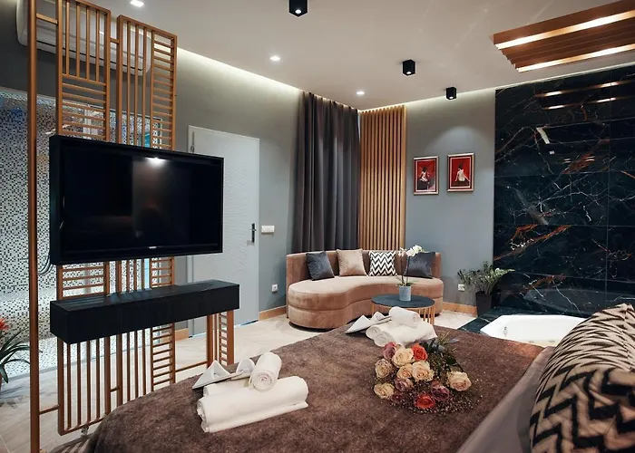Monza Mirror Apartment