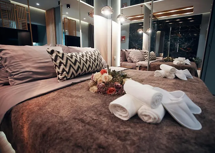 Monza Mirror Apartment